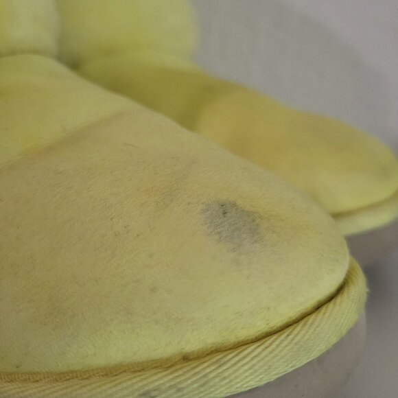 UGG Fluff Mini Quilted Yellow Boots Womans size 7 Barbie Core/Paris Hilton - Picture 3 of 7